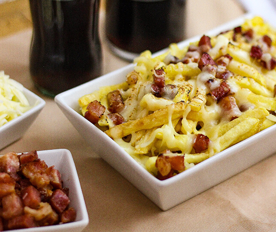 Batata Frita com Bacon e Queijo